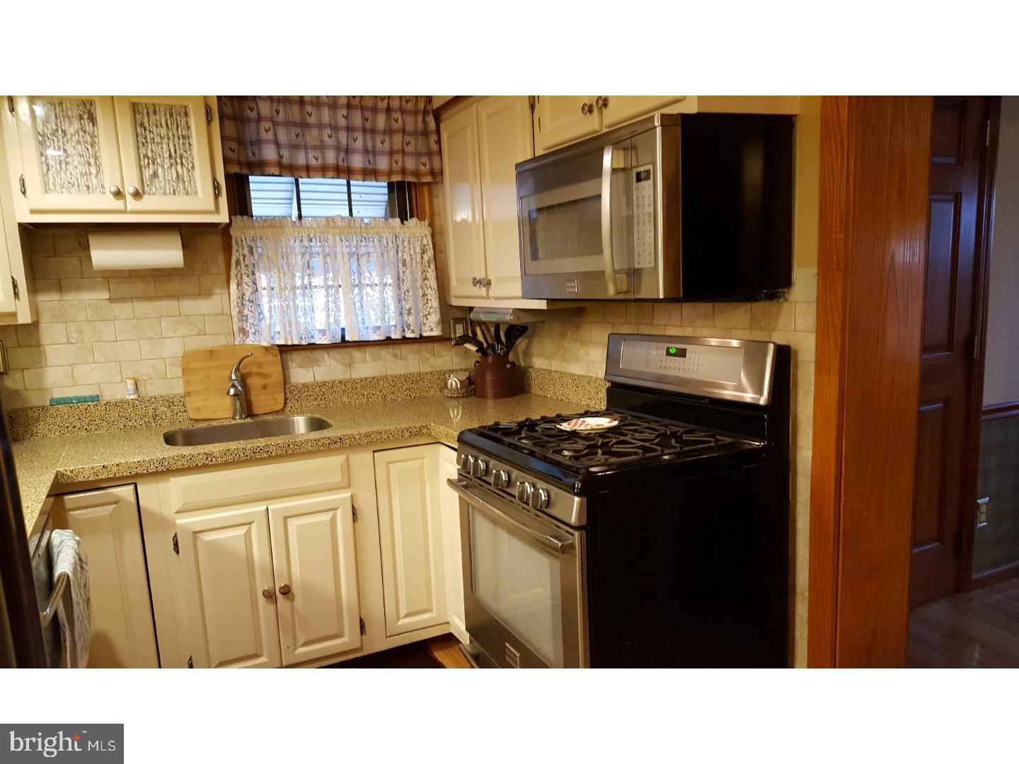 8017 Bridle Road Philadelphia, PA 19111 - Photo 7 of 22 Gallery Image 7
