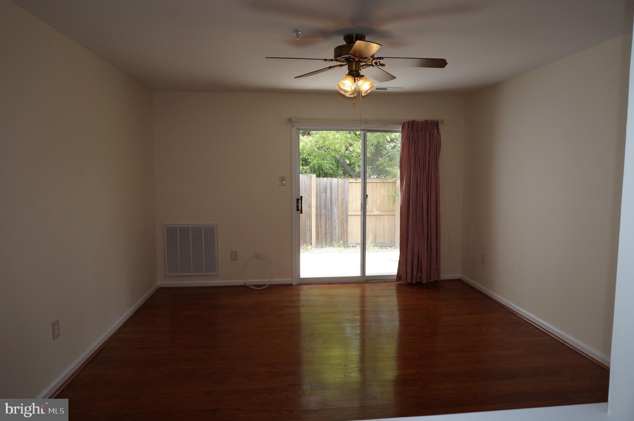 9262 Cherry Lane, Unit 4 Laurel, MD 20708 - Photo 7 of 21 Living Room