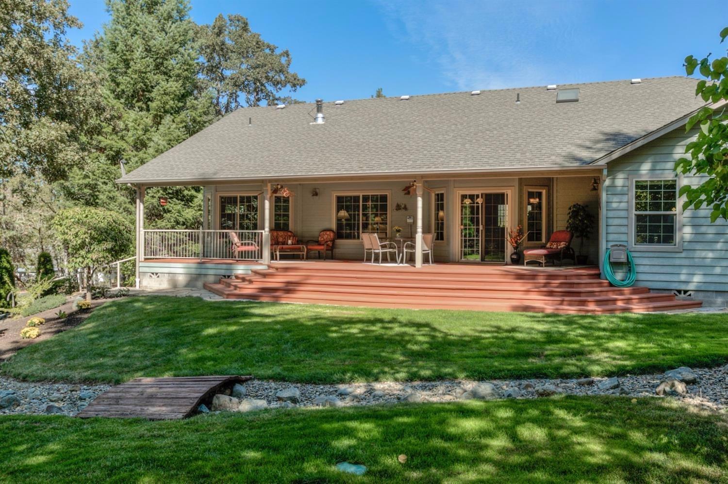 360 Ridgefield Road Grants Pass, OR 97527 - Photo 22 of 35 Rear home profile!