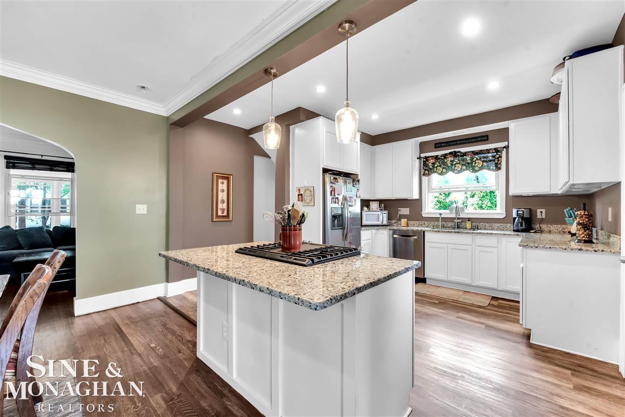1164 Wayburn Street Grosse Pointe Park, MI 48230 - Photo 4 of 33