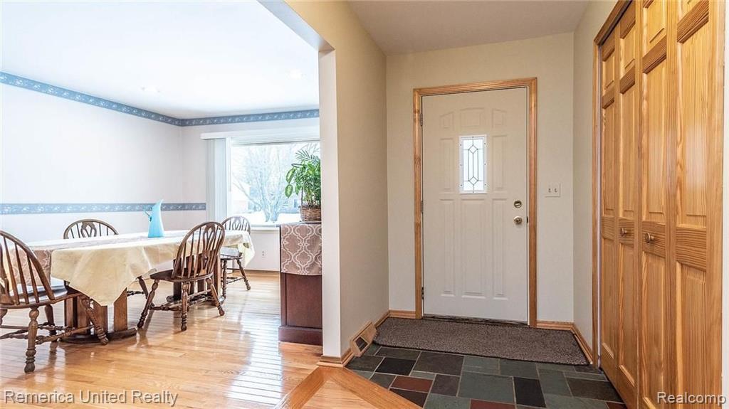 24117 Woodham Road Novi, MI 48374 - Photo 6 of 50