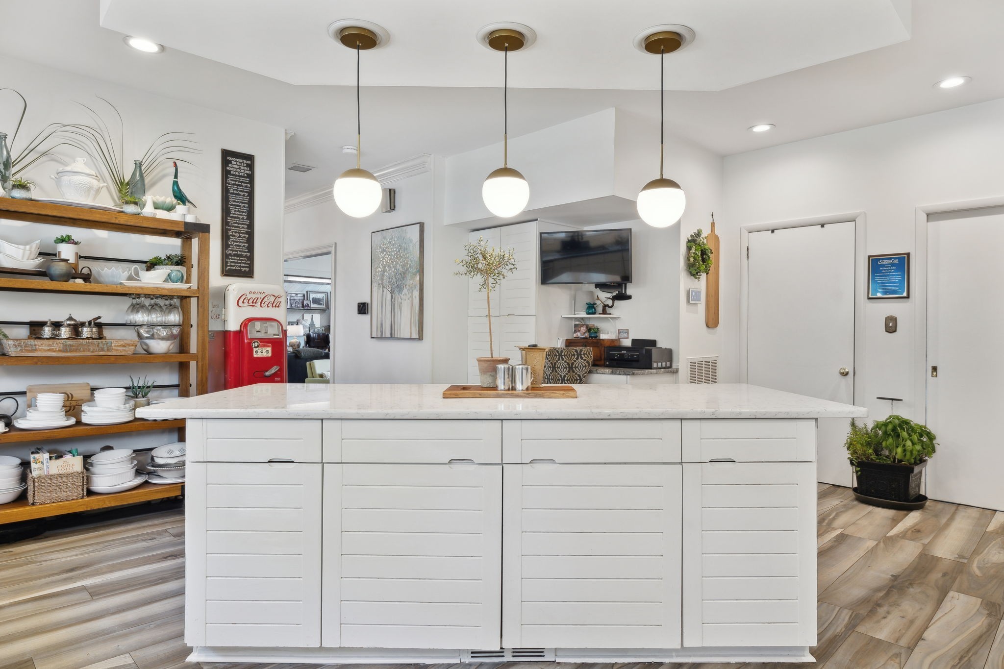 1985 Country View Chapmansboro, TN 37035 - Photo 13 of 88 a bathroom with a sink vanity and a mirror