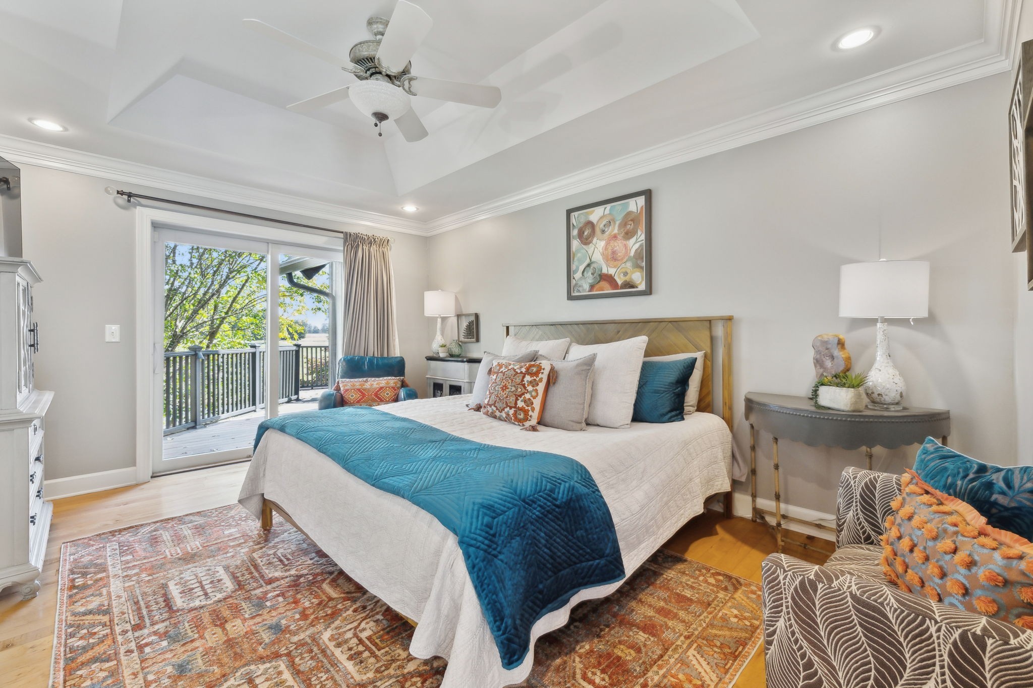 1985 Country View Chapmansboro, TN 37035 - Photo 41 of 88 a spacious bedroom with a large bed and a window