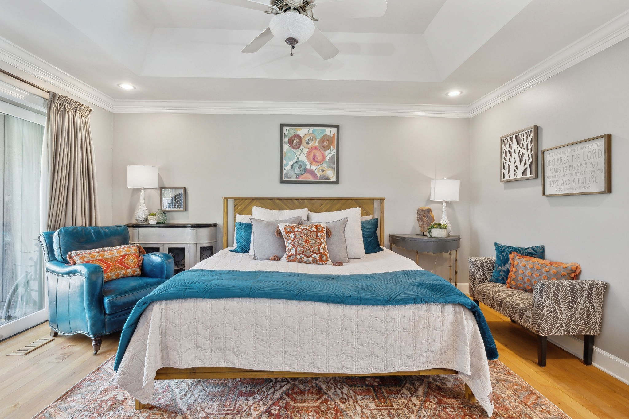 1985 Country View Chapmansboro, TN 37035 - Photo 42 of 88 a bedroom with furniture and a couch