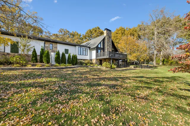 $1,690,000 | 1985 Country View, Chapmansboro, TN 37035