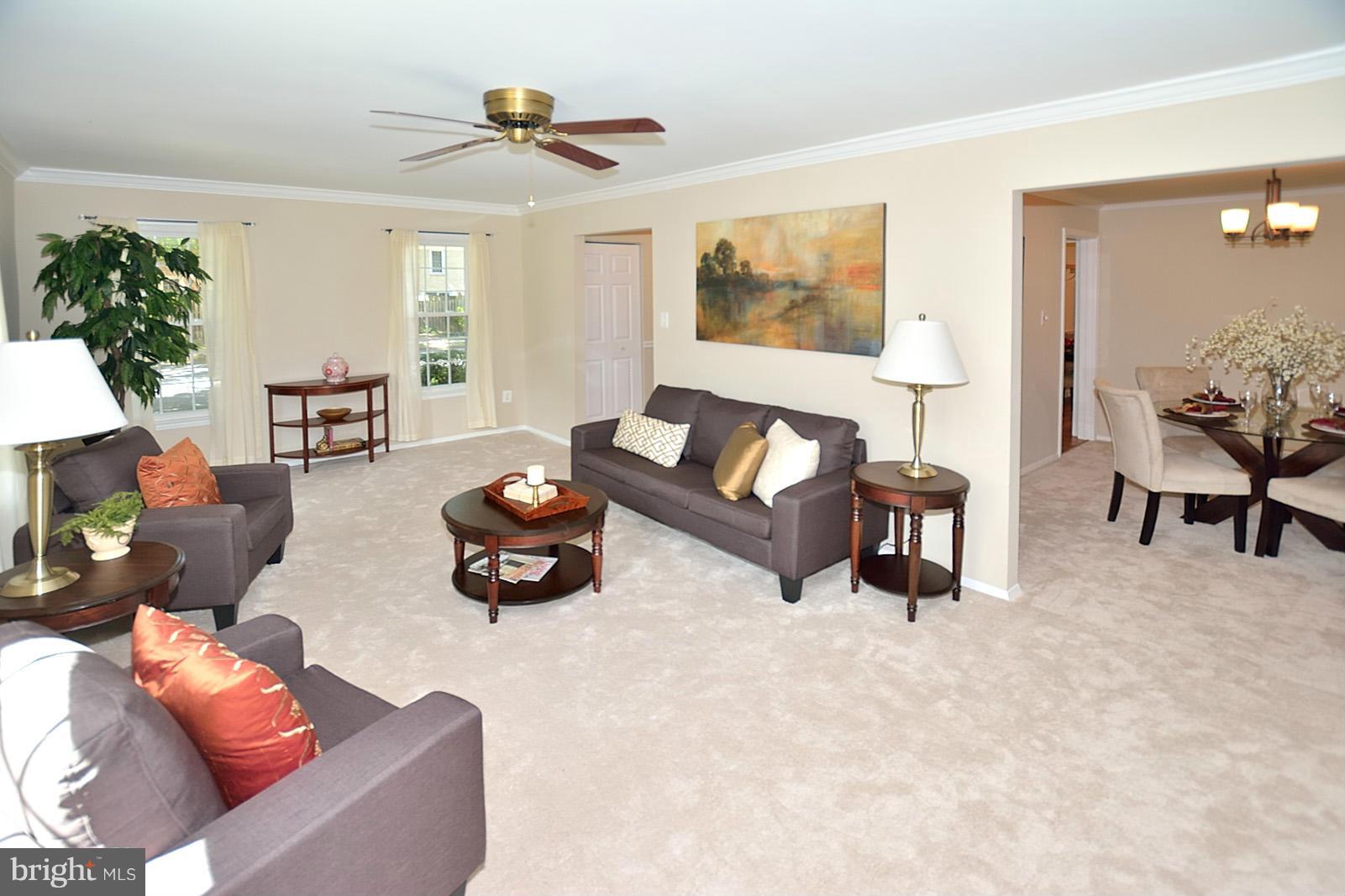 11936 Travistock Court Reston, VA 20191 - Photo 3 of 30 Spacious living room