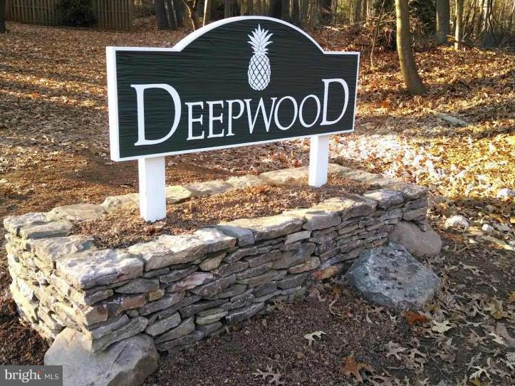 11936 Travistock Court Reston, VA 20191 - Photo 24 of 30 Welcome to Deepwood!