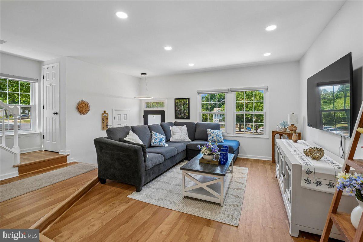 100 Rugby Fredericksburg, VA 22406 - Photo 18 of 41 Bright and inviting living space.