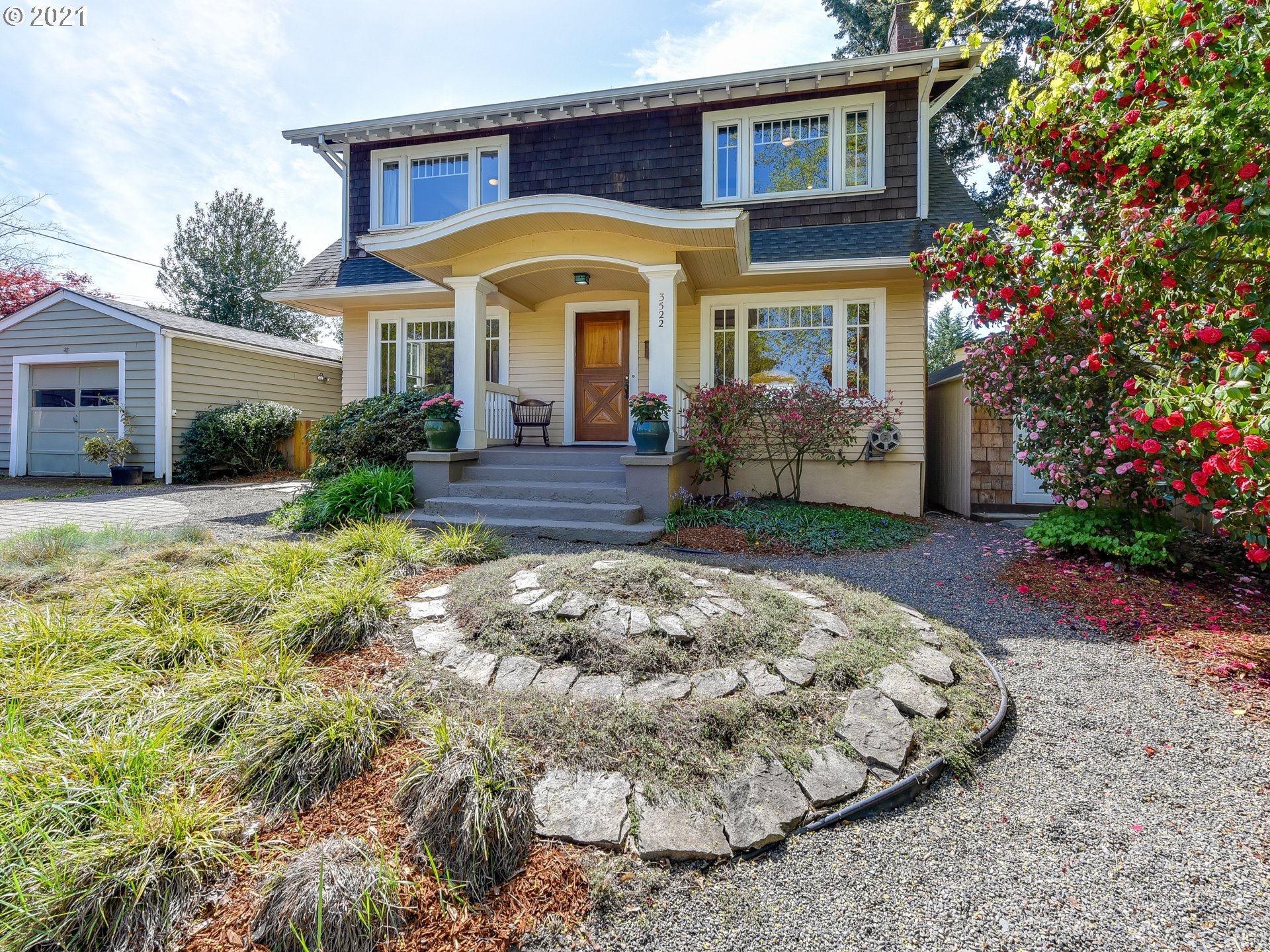 3522 Southwest Canby Street Portland, OR 97219 - Photo 1 of 32 Gallery Image 1