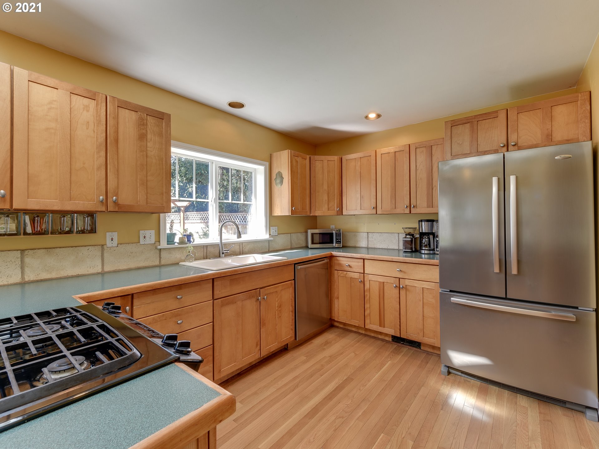3522 Southwest Canby Street Portland, OR 97219 - Photo 14 of 32 Gallery Image 14