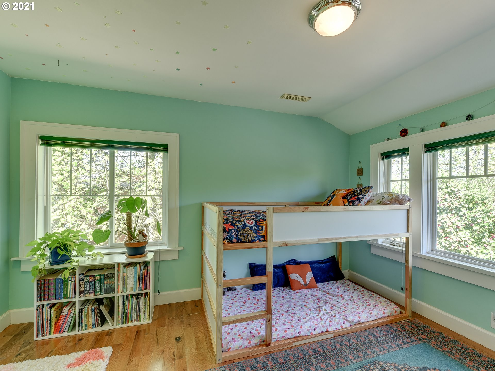 3522 Southwest Canby Street Portland, OR 97219 - Photo 23 of 32 Gallery Image 23