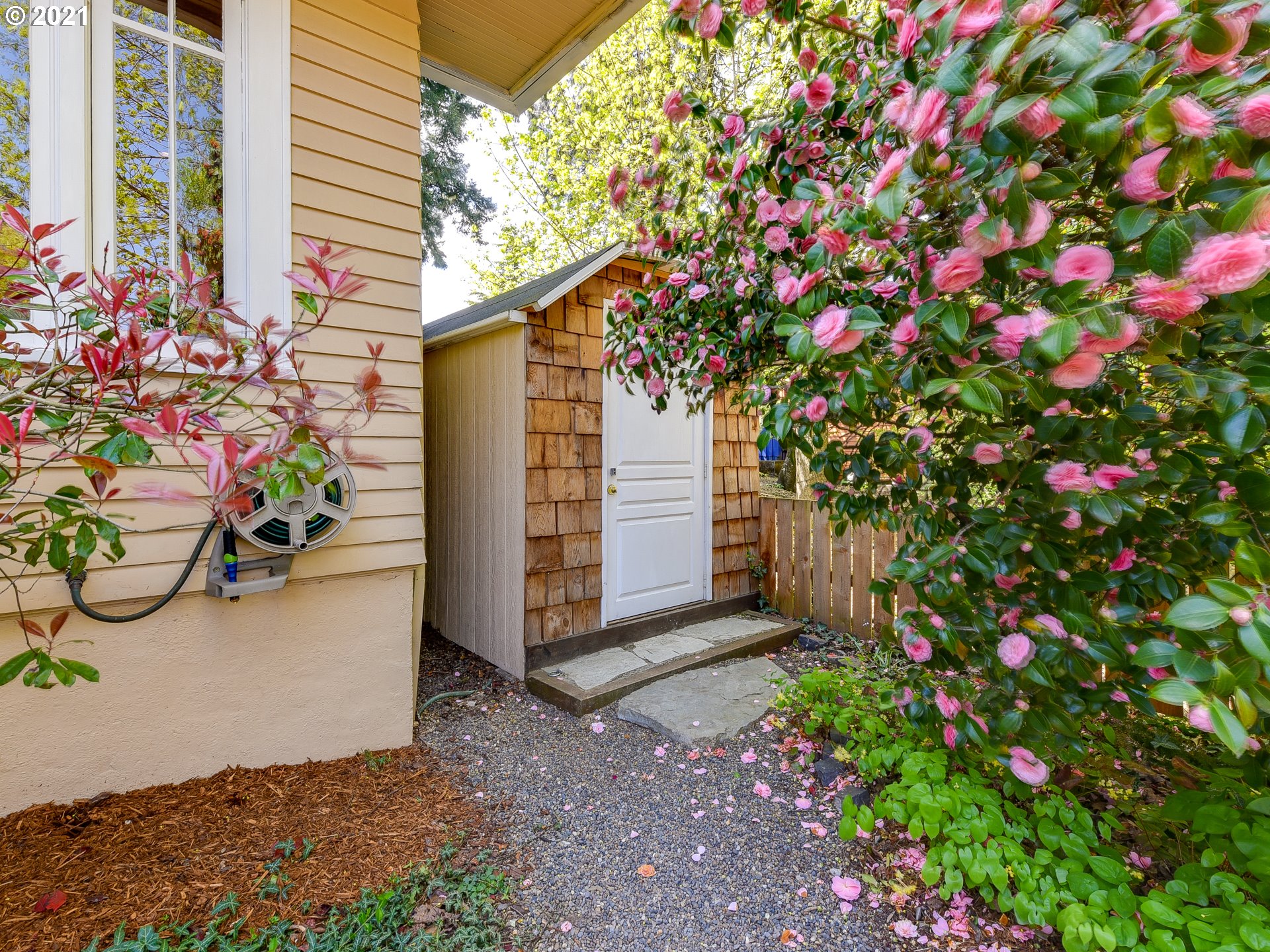 3522 Southwest Canby Street Portland, OR 97219 - Photo 3 of 32 Gallery Image 3