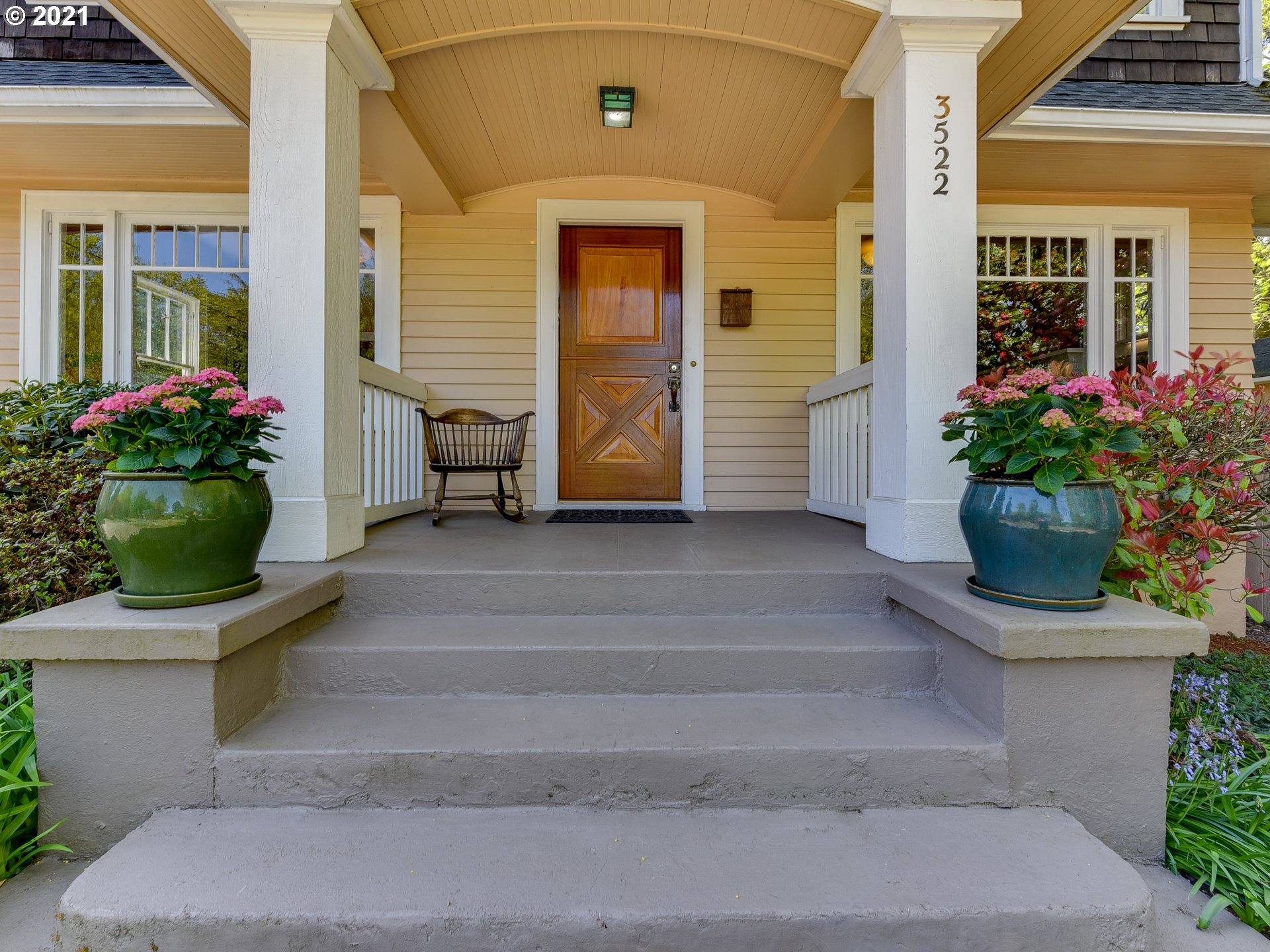 3522 Southwest Canby Street Portland, OR 97219 - Photo 5 of 32 Gallery Image 5