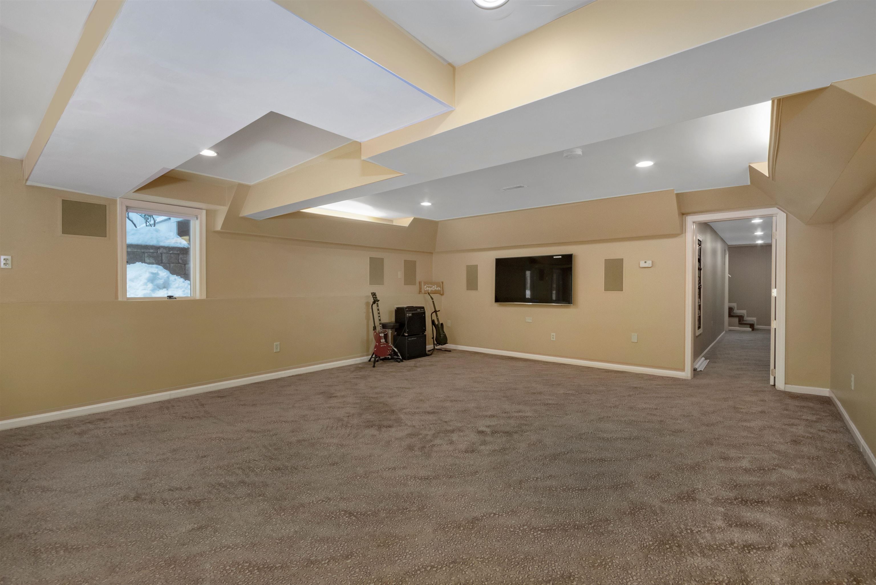 2 Hutchinson Road Merrimack, NH 03054 - Photo 11 of 28 Gallery Image 11