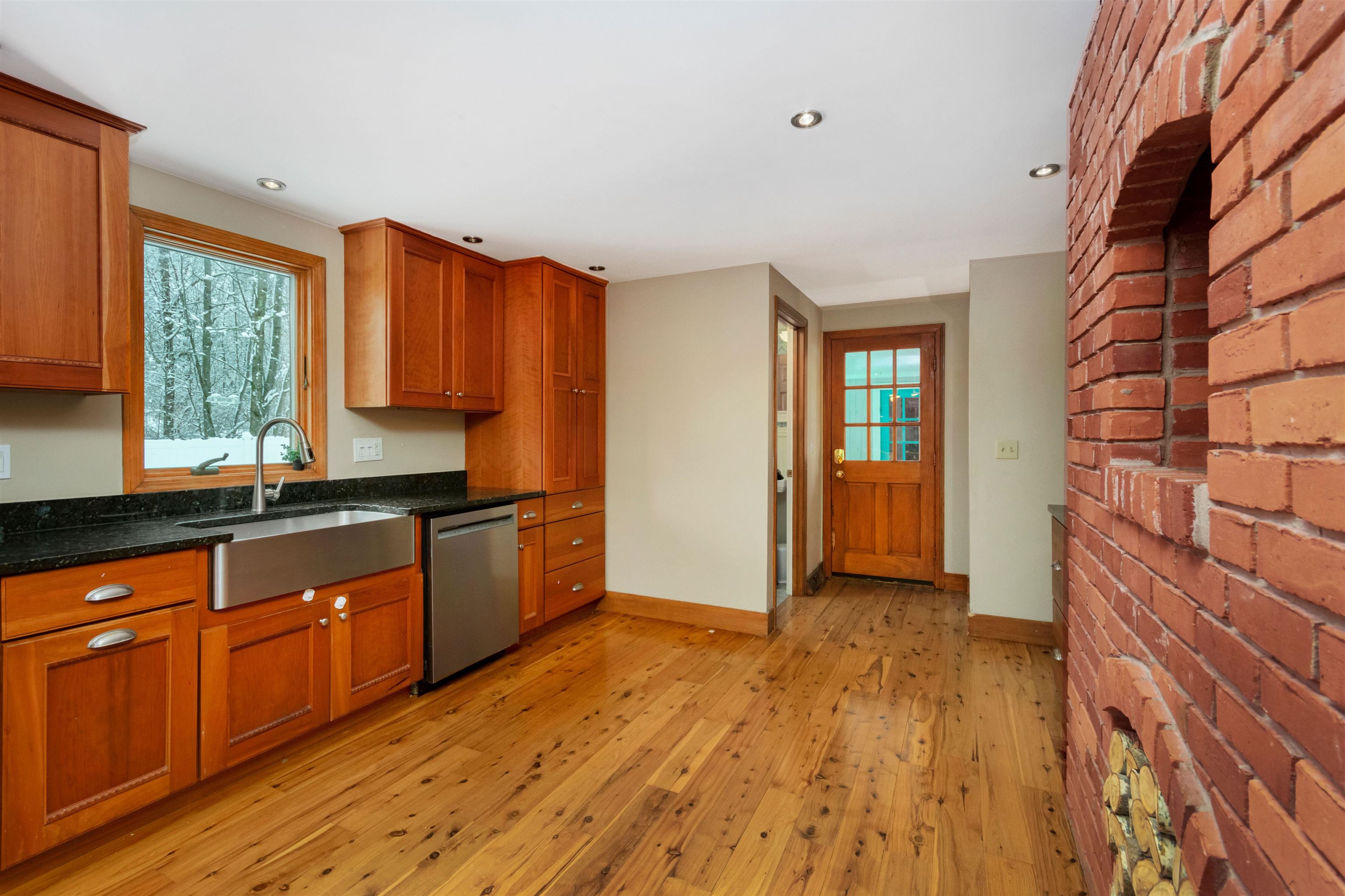 2 Hutchinson Road Merrimack, NH 03054 - Photo 25 of 28 Gallery Image 25