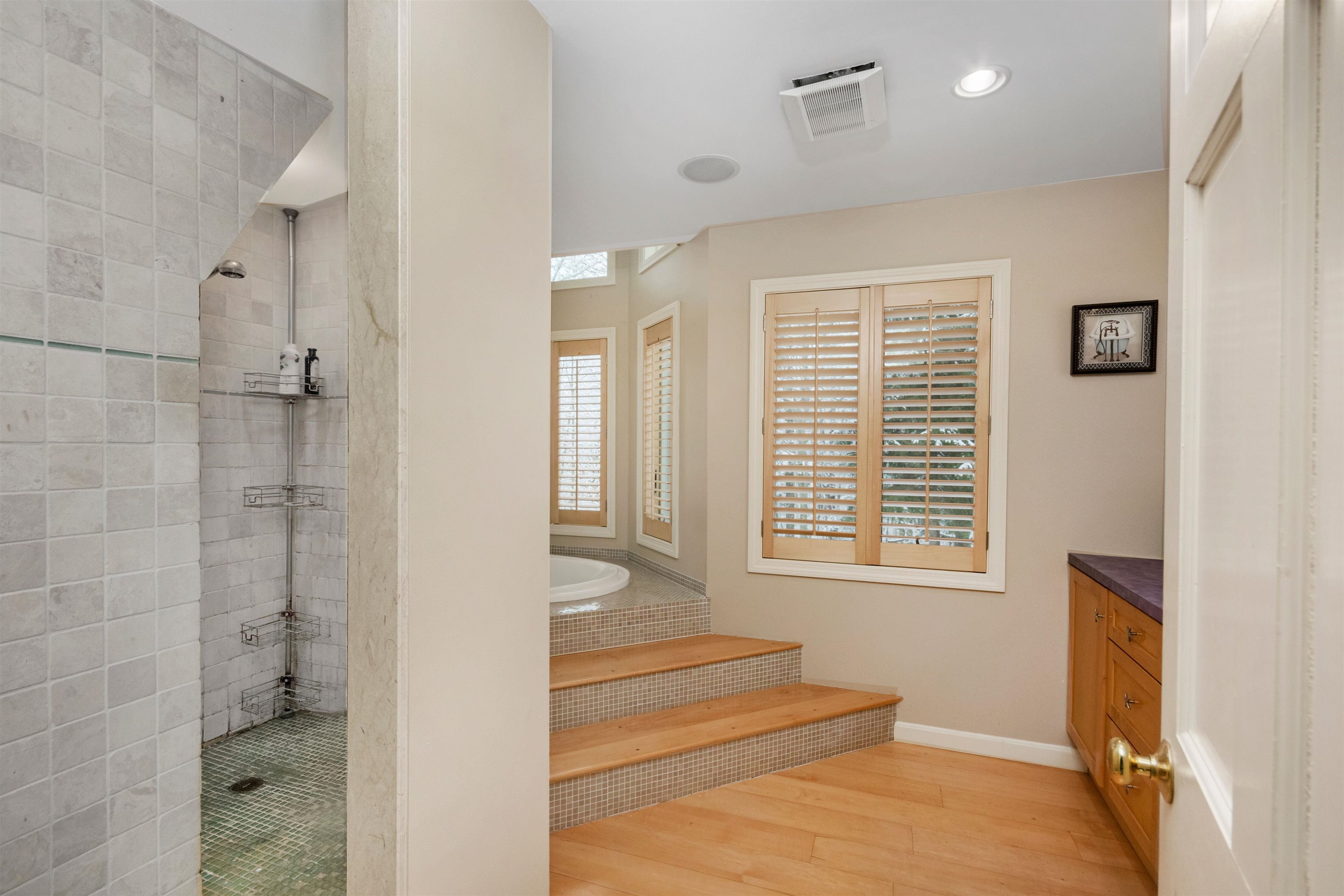 2 Hutchinson Road Merrimack, NH 03054 - Photo 5 of 28 Gallery Image 5