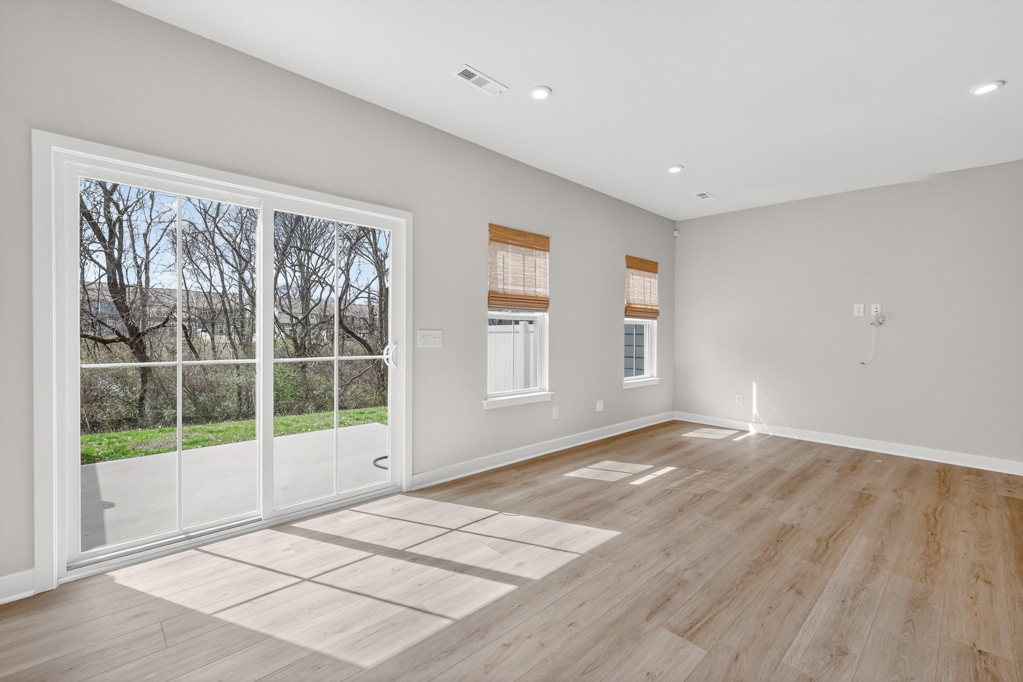 1085 Duncan Street Gallatin, TN 37066 - Photo 17 of 35 a view of an empty room with a window