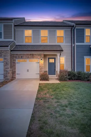 a view of an entrance of the house