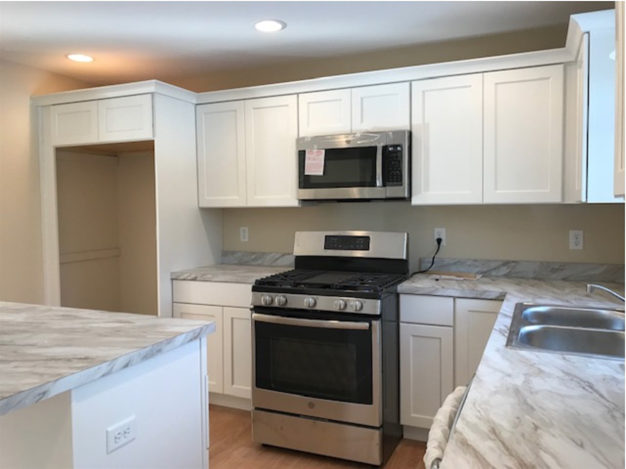 21 Langford Road, Unit 21 Raymond, NH 03077 - Photo 6 of 22