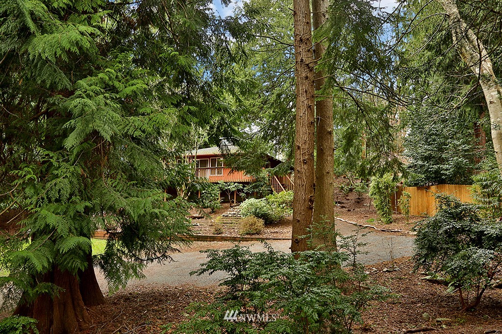 2879 Sunlight Drive Clinton, WA 98236 - Photo 3 of 22 Gallery Image 3