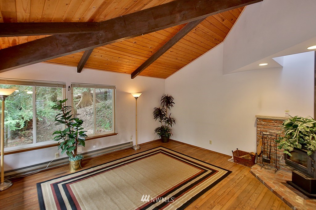 2879 Sunlight Drive Clinton, WA 98236 - Photo 5 of 22 Gallery Image 5