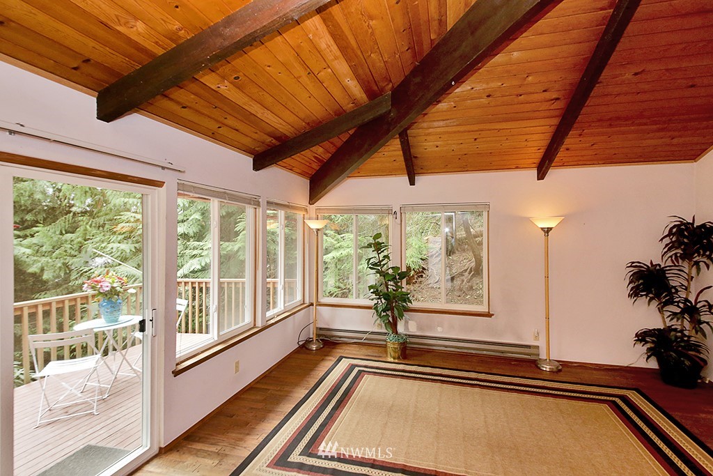 2879 Sunlight Drive Clinton, WA 98236 - Photo 6 of 22 Gallery Image 6