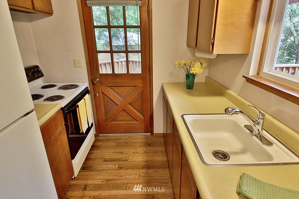 2879 Sunlight Drive Clinton, WA 98236 - Photo 8 of 22 Gallery Image 8