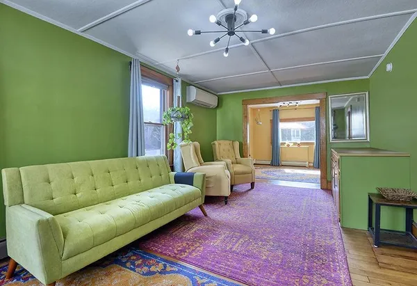 $399,900 | 16 Willow Street, Brattleboro, VT 05301