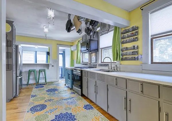 $399,900 | 16 Willow Street, Brattleboro, VT 05301