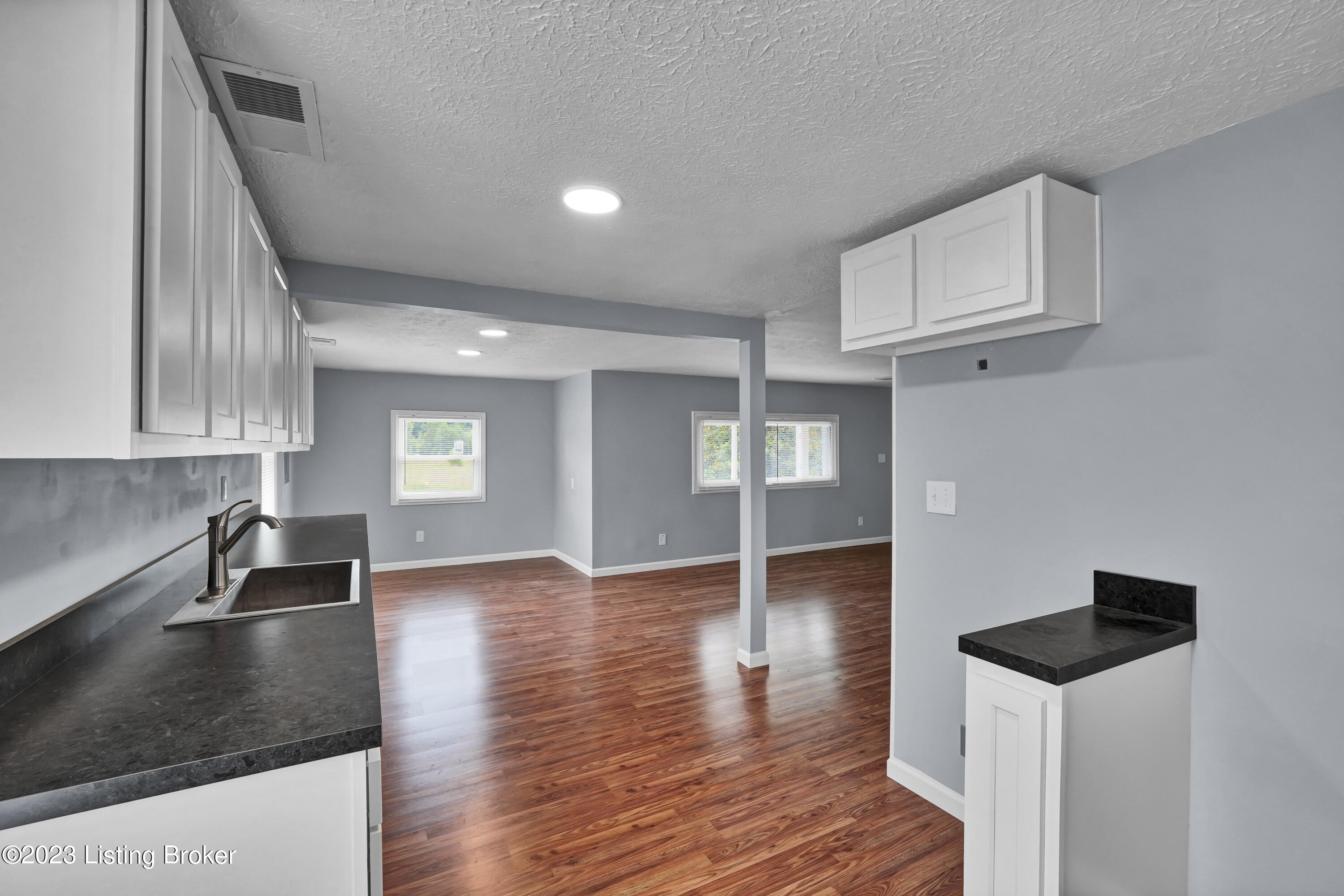 475 Pitts Point Road Shepherdsville, KY 40165 - Photo 6 of 33 12-475 Pitts Point Rd-112