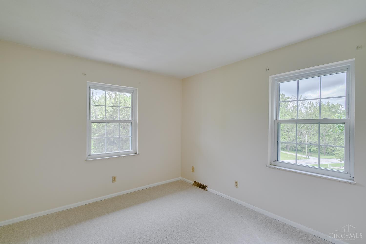 6584 Taylor Road Cincinnati, OH 45248 - Photo 23 of 35