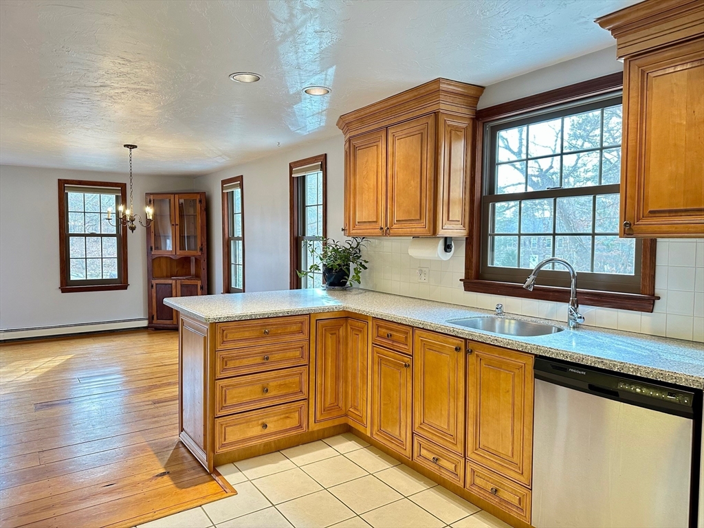 24 Conservation Drive Yarmouth, MA 02675 - Photo 4 of 28