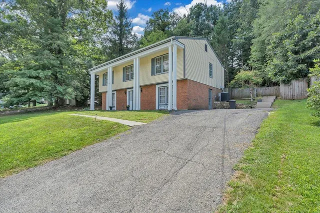 $384,950 | 4005 Chaparral Drive, Roanoke, VA 24018