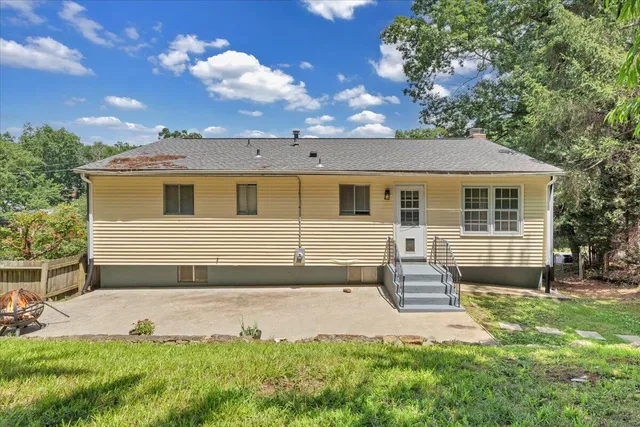 $384,950 | 4005 Chaparral Drive, Roanoke, VA 24018