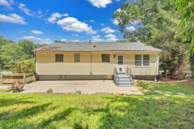 $384,950 | 4005 Chaparral Drive, Roanoke, VA 24018