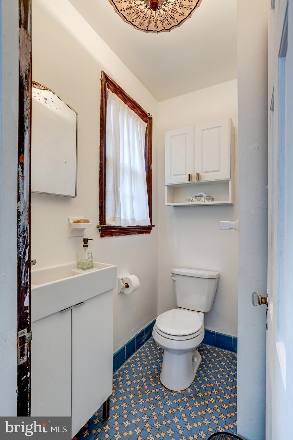 5026 Reno Road Northwest Washington, DC 20008 - Photo 9 of 30 1st floor powder room