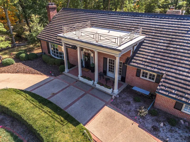 $699,000 | 2001 Cloud Street, Bloomington, IL 61701