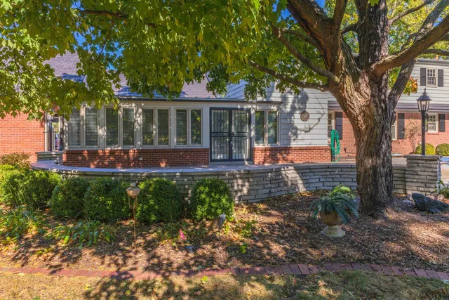 $699,000 | 2001 Cloud Street, Bloomington, IL 61701