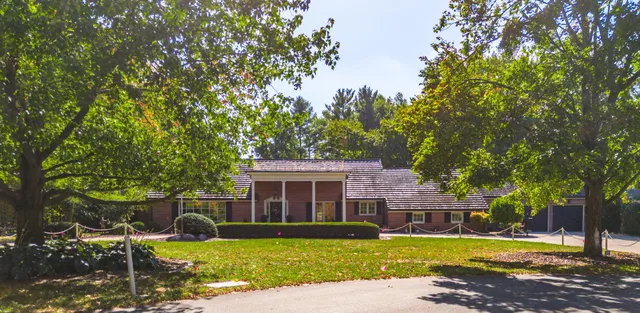 $699,000 | 2001 Cloud Street, Bloomington, IL 61701