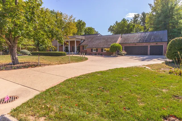 $699,000 | 2001 Cloud Street, Bloomington, IL 61701