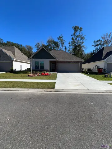 $2,300 | 15436 Ralph Christy Drive, Prairieville, LA 70769