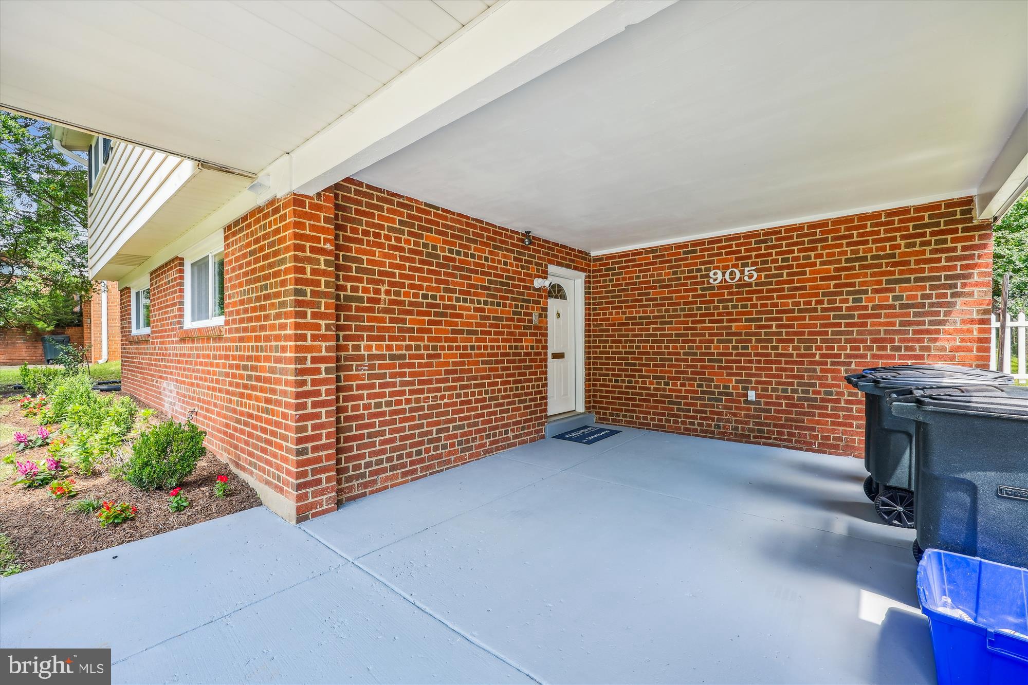 905 Kenbrook Drive Silver Spring, MD 20902 - Photo 4 of 47