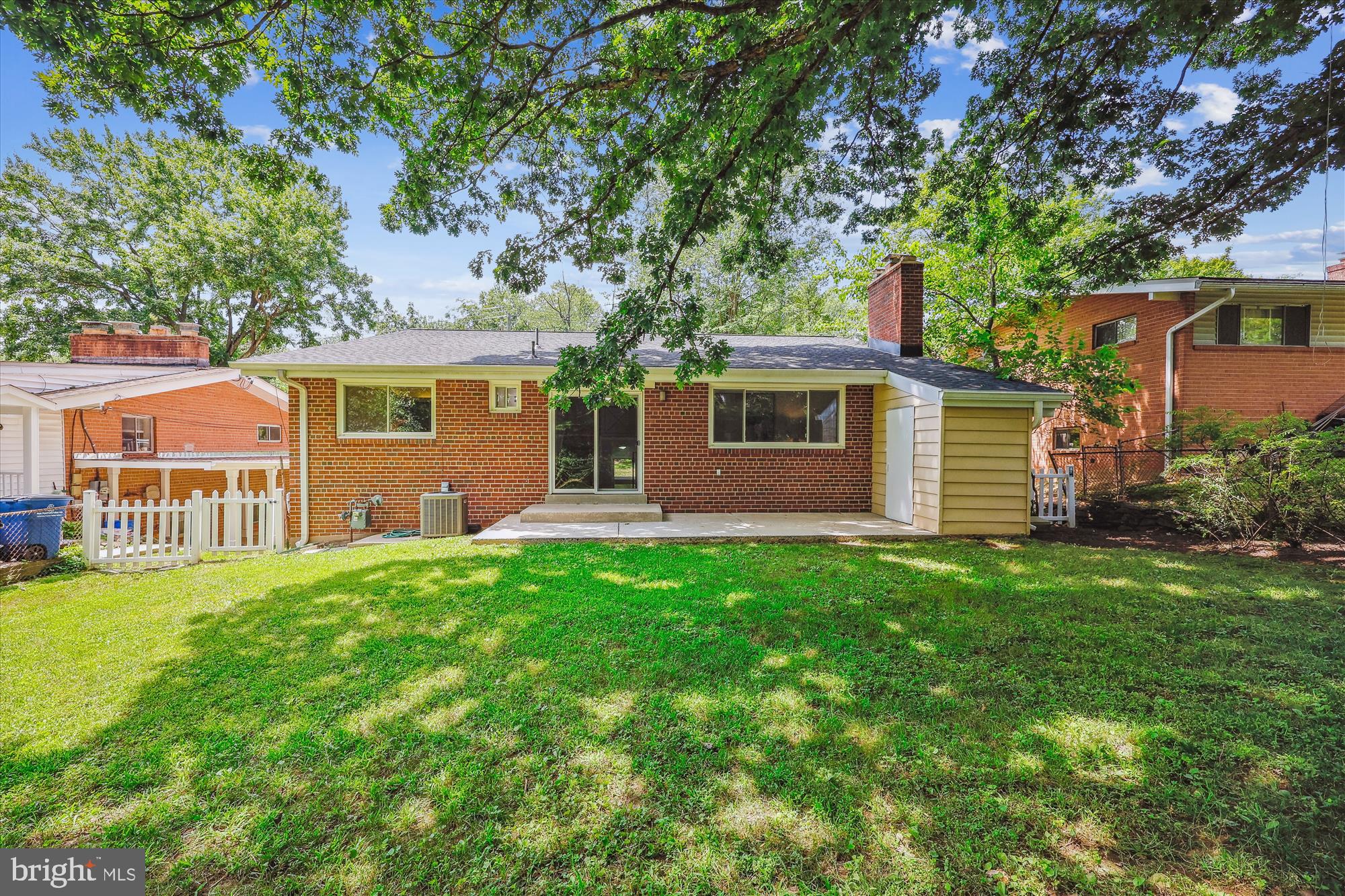 905 Kenbrook Drive Silver Spring, MD 20902 - Photo 44 of 47 a house view with a garden space