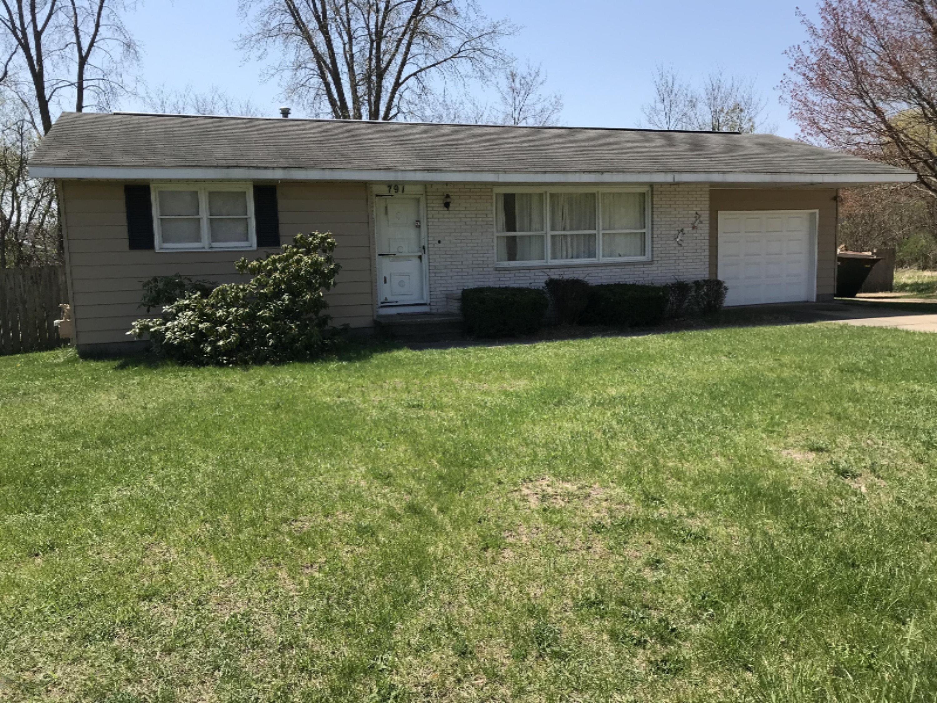 791 Dykstra Road Muskegon, MI 49445 - Photo 2 of 15 IMG_2831