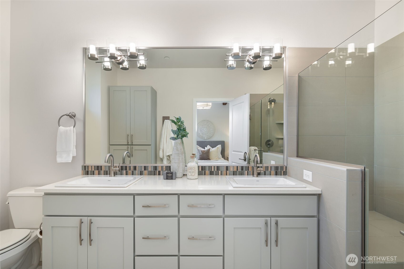 960 6th Walk Northeast Issaquah, WA 98029 - Photo 18 of 39