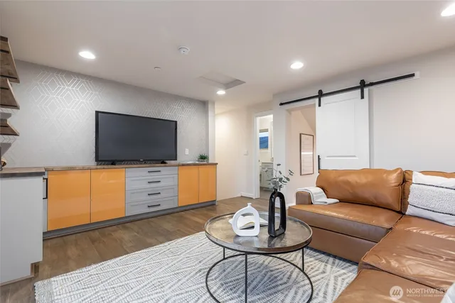 $1,298,000 | 960 6th Walk Northeast, Issaquah, WA 98029