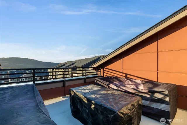 $1,298,000 | 960 6th Walk Northeast, Issaquah, WA 98029