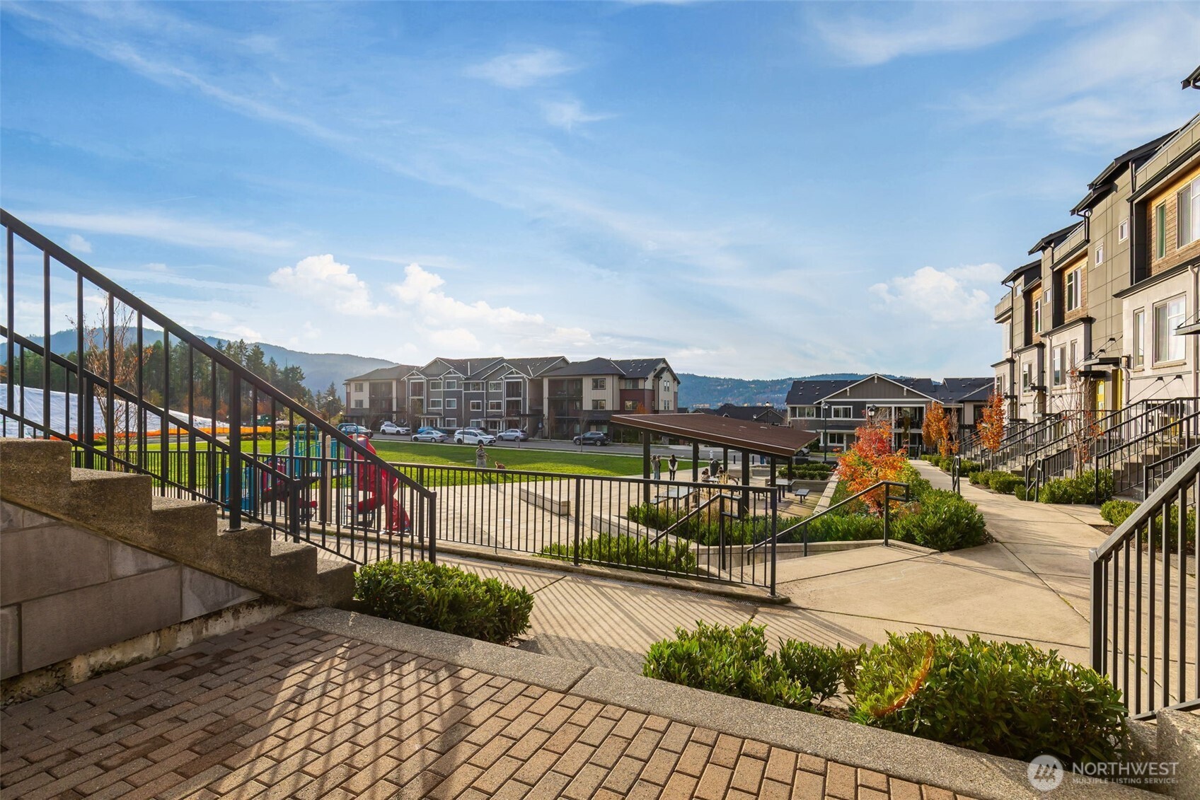 960 6th Walk Northeast Issaquah, WA 98029 - Photo 33 of 39