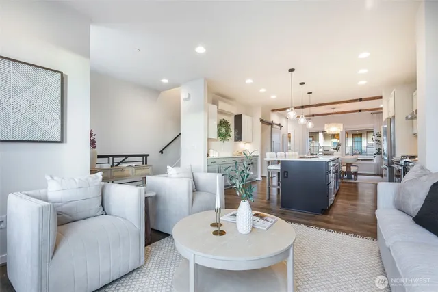 $1,298,000 | 960 6th Walk Northeast, Issaquah, WA 98029