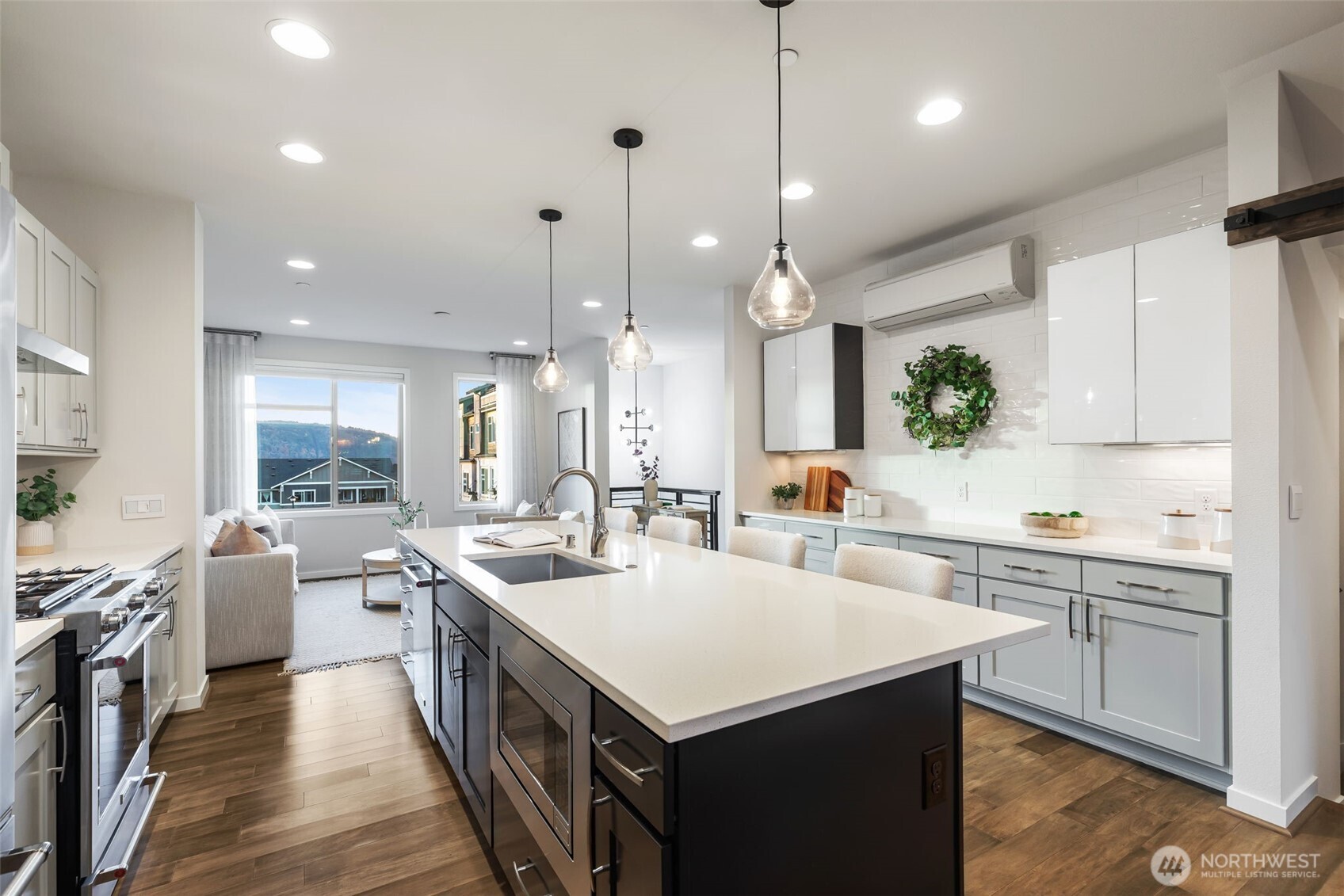 960 6th Walk Northeast Issaquah, WA 98029 - Photo 9 of 39